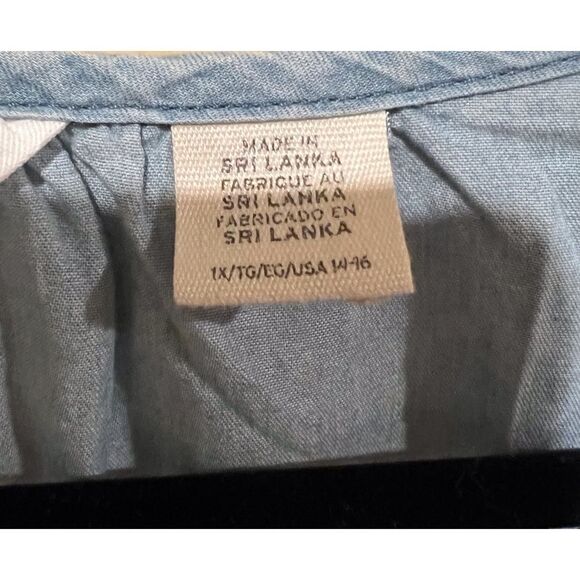 Levi’s Denim Oversized Collarless Vneck Top, Size 1X. Flawless. Cinched Wrist. - Picture 3 of 5